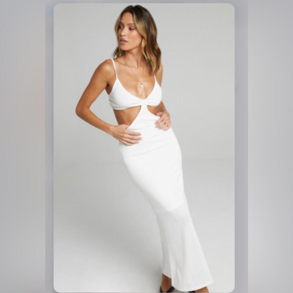 KESSANDRA DRESS IN WHITE- Showpo